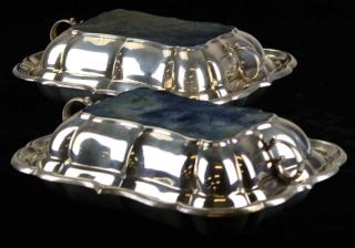 Appraisal: Pair of Reed Barton Windsor pattern sterling silver scalloped covered