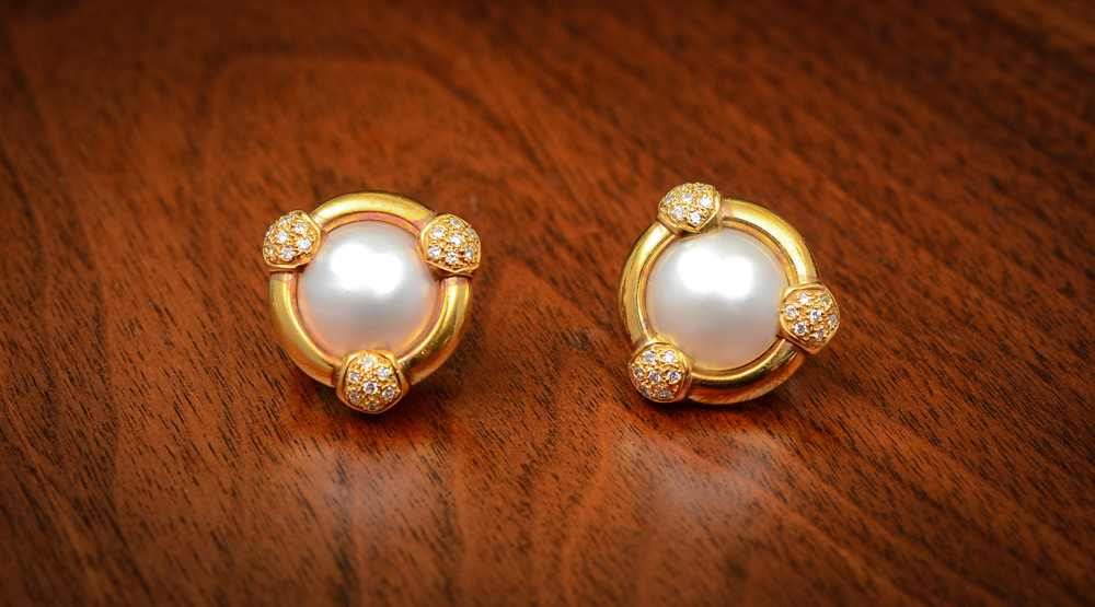 Appraisal: K GOLD MABE PEARL AND DIAMOND EARRINGS Round mabe pearls