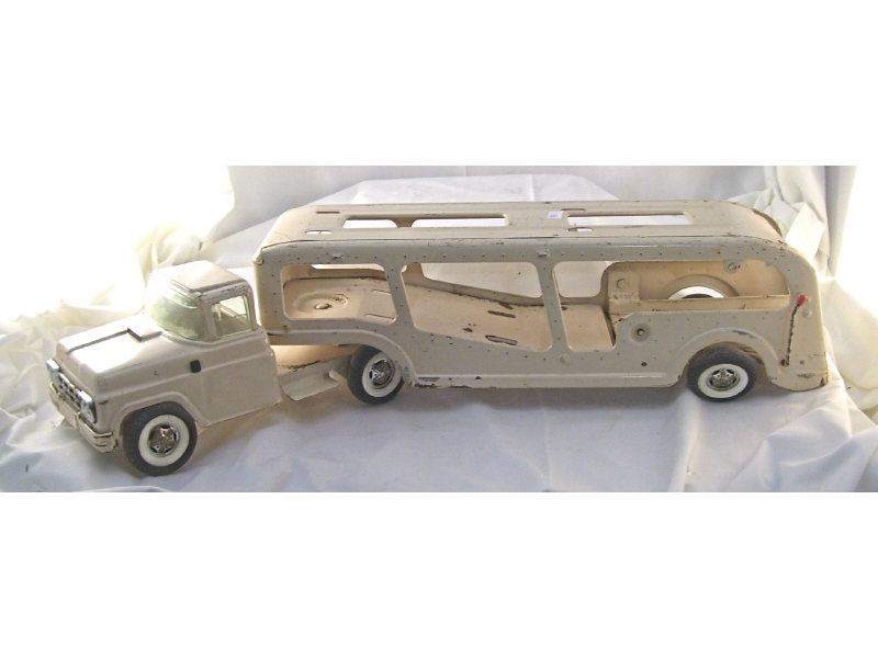 Appraisal: Buddy L Car Carrier Pressed steel original off white paint