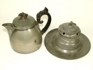 Appraisal: A th century Continental pewter capstain inkwell the domed lid