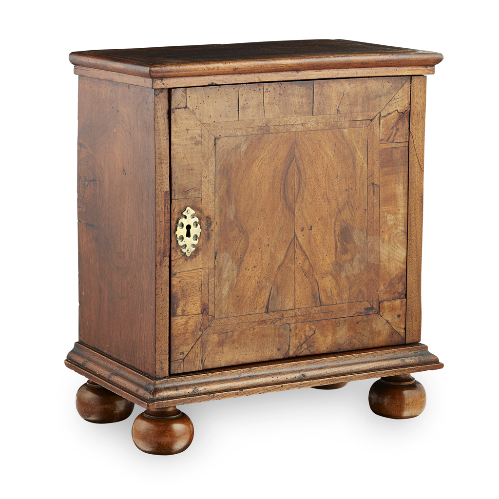 Appraisal: QUEEN ANNE WALNUT TABLE CABINET LATE TH EARLY TH CENTURY