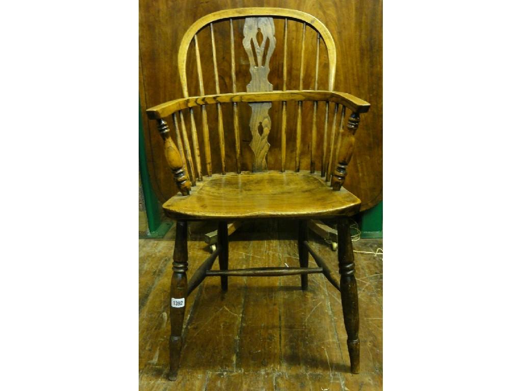 Appraisal: A th century Windsor hoop and stick back elbow chair