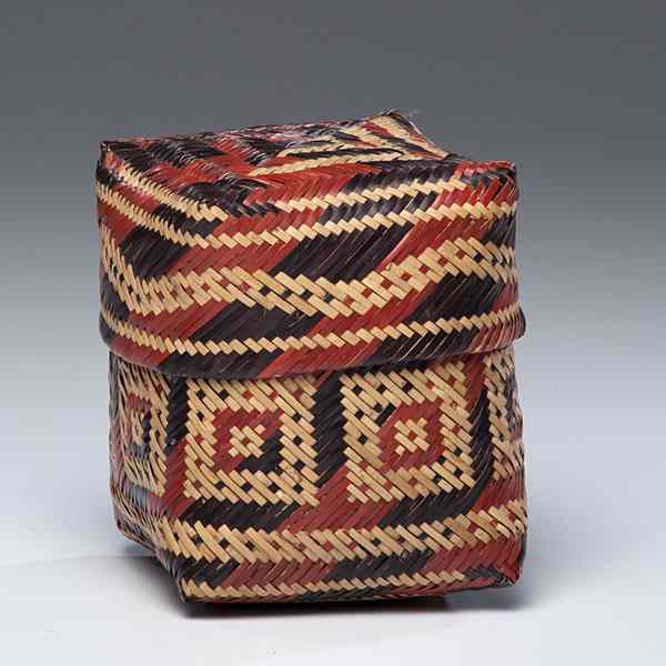 Appraisal: Chitimacha Double-Woven Lidded Basket attributed to Ada Thomas with nested