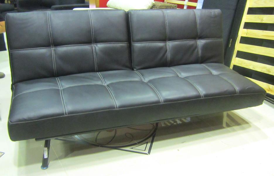 Appraisal: A BLACK LEATHER CONVERTIBLE CHAIR BED WITH LEG MISSING A