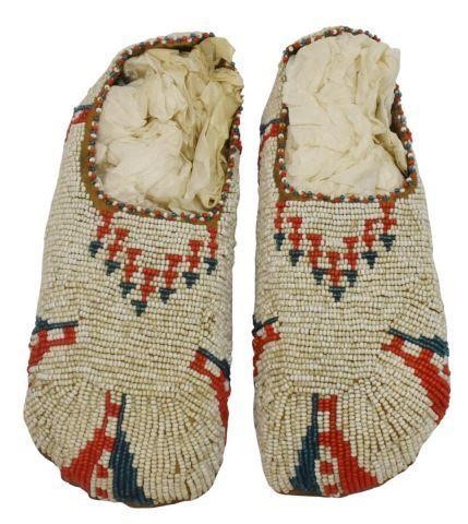 Appraisal: pair Native American Plains beaded moccasins c - approx l