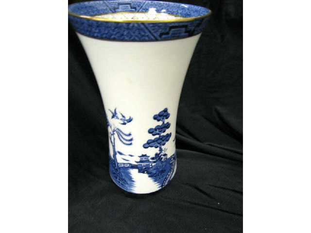 Appraisal: Royal Doulton Blue Willow Vase