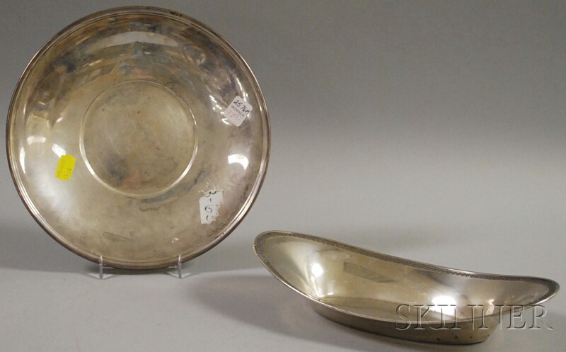 Appraisal: Two Sterling Silver Tableware Items a Preisner cake plate and