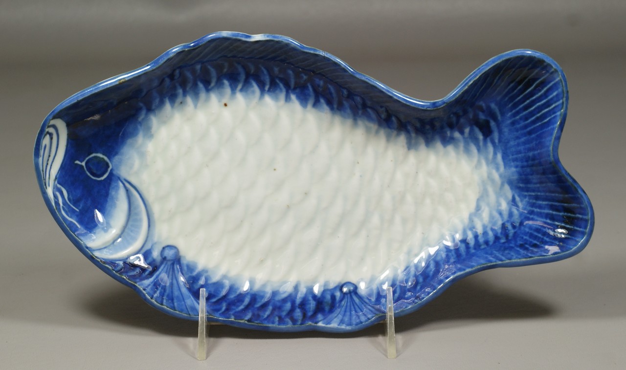 Appraisal: Chinese Blue and White Fish Shaped Dish mark to base