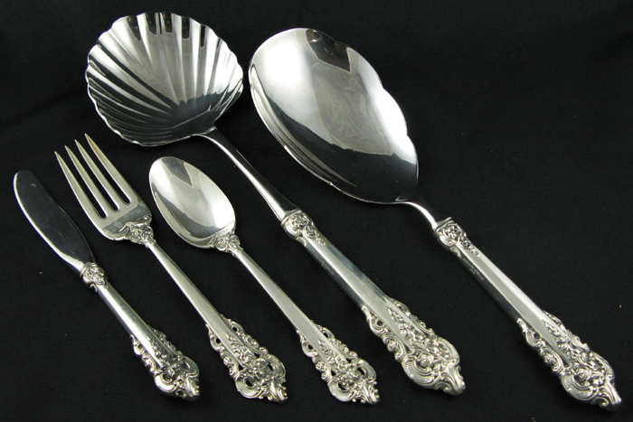 Appraisal: A WALLACE GRAND BAROQUE STERLING SILVER FLATWARE SET pieces service