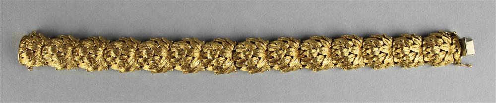 Appraisal: LADY'S K YELLOW GOLD LEAF-FORM LINK BRACELET marked k under