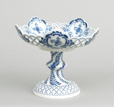 Appraisal: A Meissen Blue Onion Compote ca th Century Made in