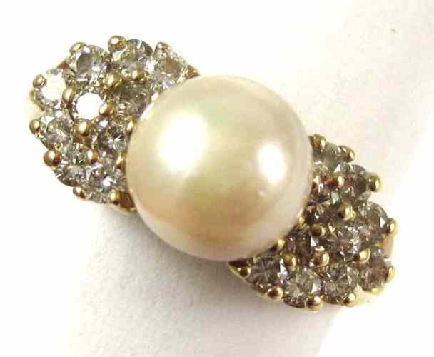 Appraisal: PEARL DIAMOND AND YELLOW GOLD RING The k gold ring