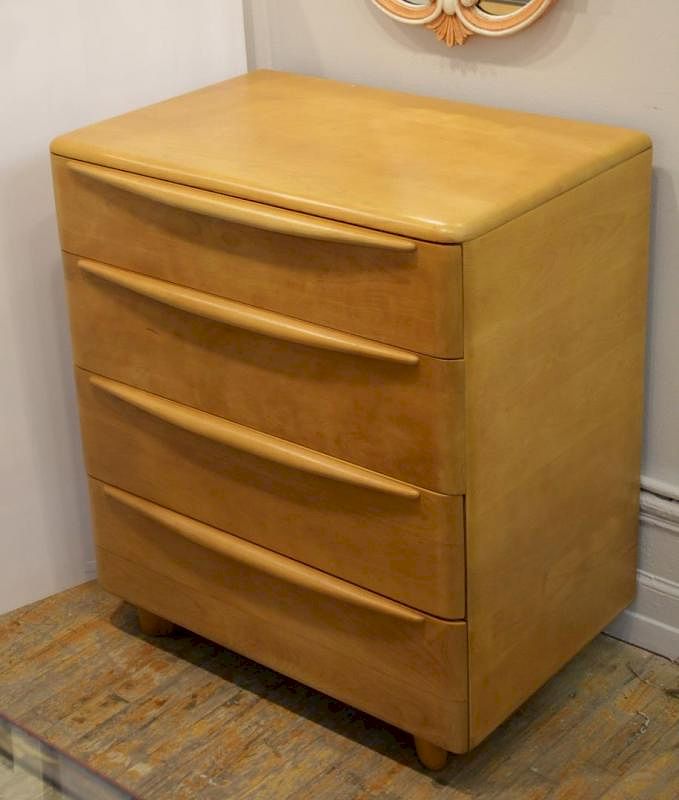 Appraisal: Mid-Century Heywood-Wakefield Chest of Drawers Mid-Century Modern blond wood chest