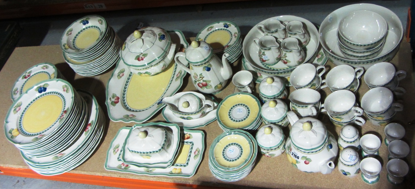 Appraisal: A Villeroy and Boch dinner tea service