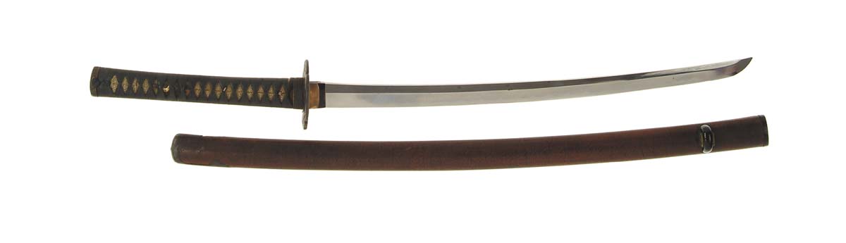 Appraisal: JAPANESE KOTO WAKIZASHI MOUNTED TO LOOK LIKE A KATANA shinogi