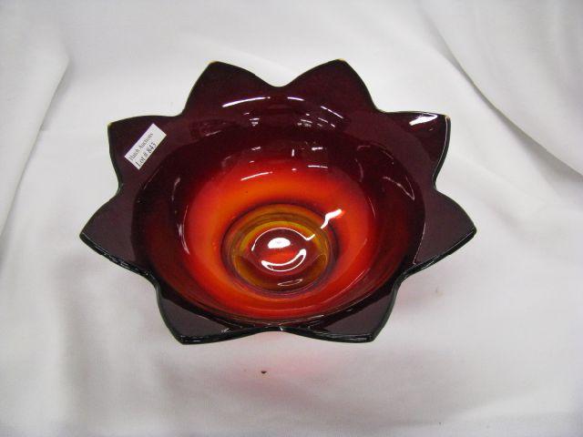 Appraisal: Amberina Art Glass Bowl flora form