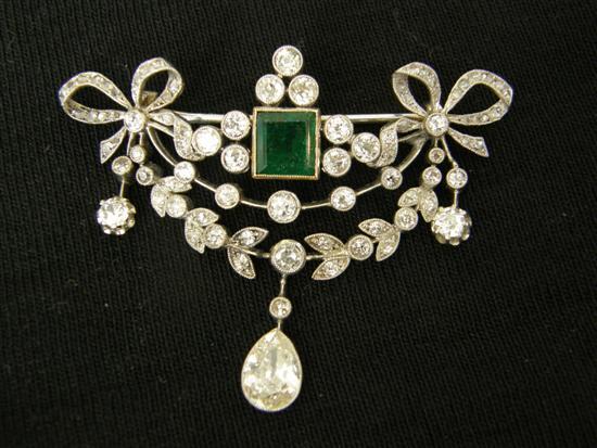 Appraisal: Edwardian Belle Epoch platinum mounted diamond and emerald set openwork