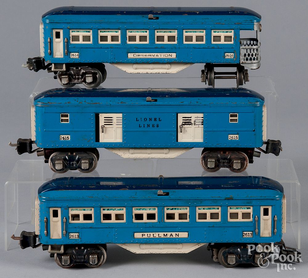 Appraisal: Three Lionel Blue Comet train cars Three Lionel Blue Comet