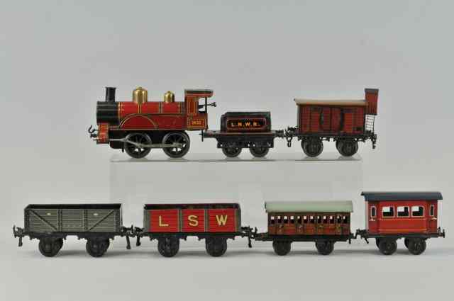 Appraisal: BING ''I'' GAUGE FREIGHT SET Germany includes clockwork powered -