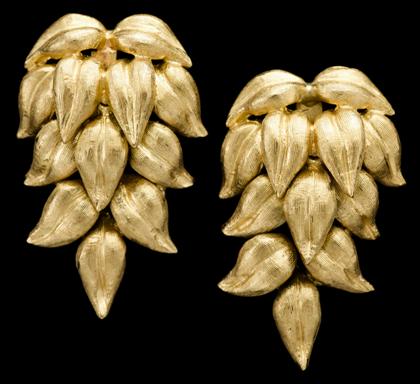 Appraisal: karat yellow gold earrings Celline Featuring articulated textured leaves