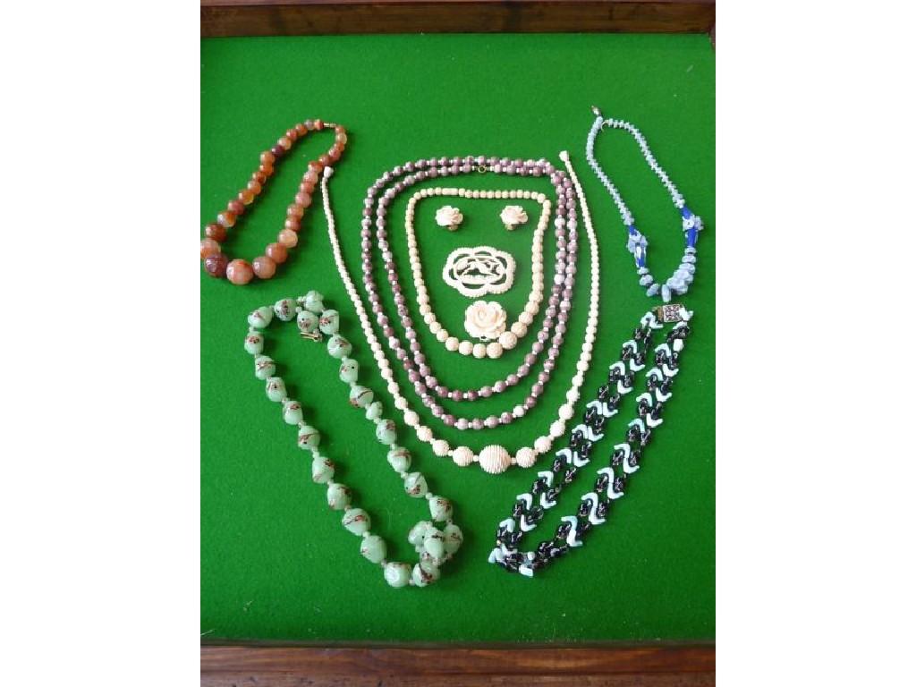 Appraisal: A collection of costume jewellery mainly necklaces