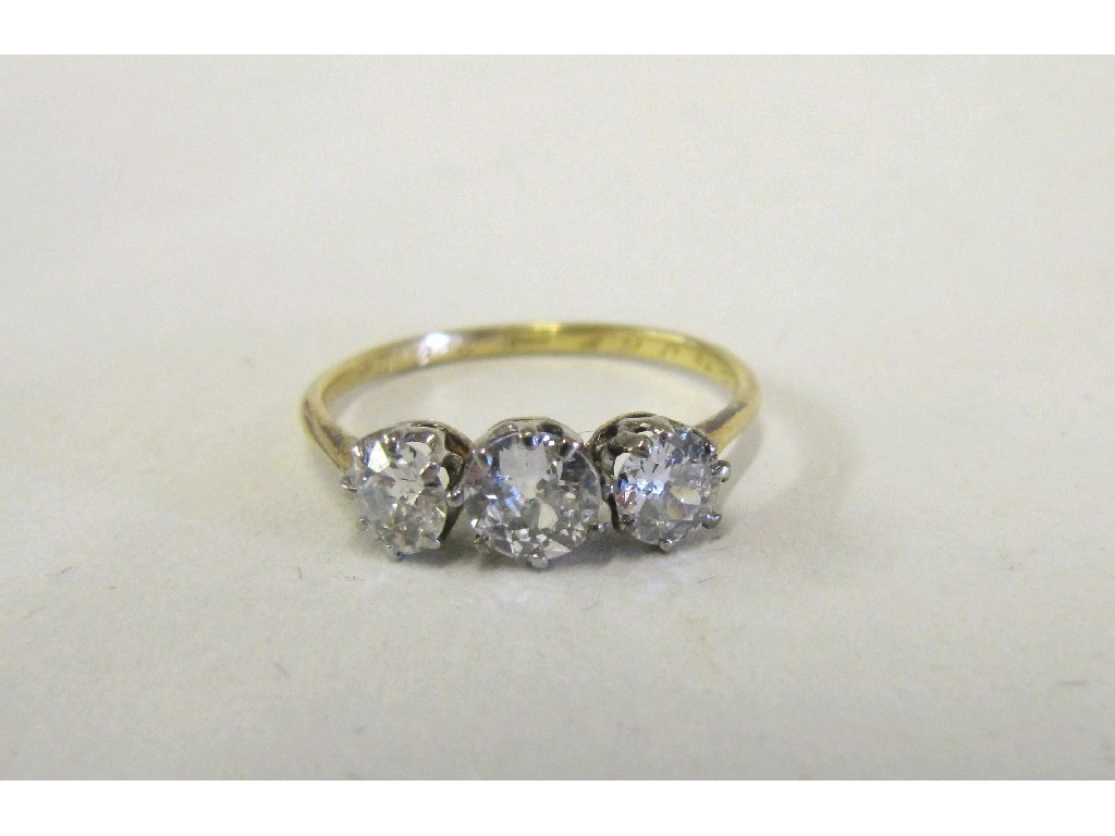 Appraisal: Nineteen twenties ct gold diamond three stone ring with rose