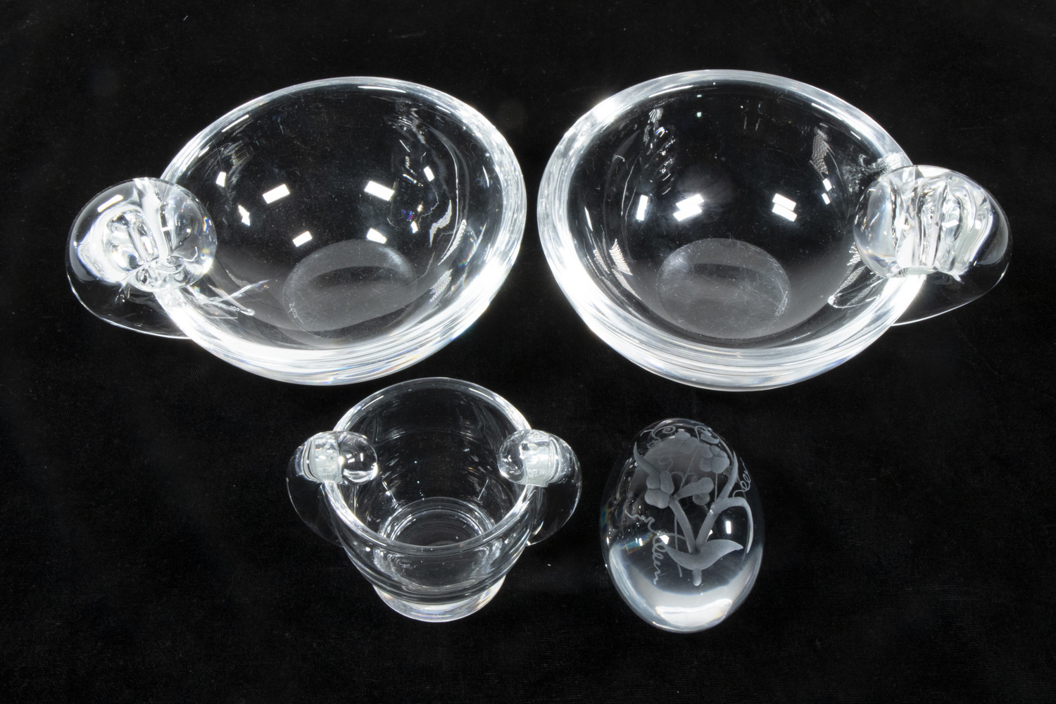 Appraisal: STEUBEN GLASS EGG PAPERWEIGHT Lot of Pieces of Clear Art