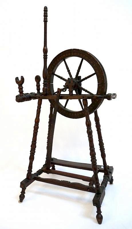 Appraisal: th Century Spinning Wheel th Century Spinning Wheel Description With