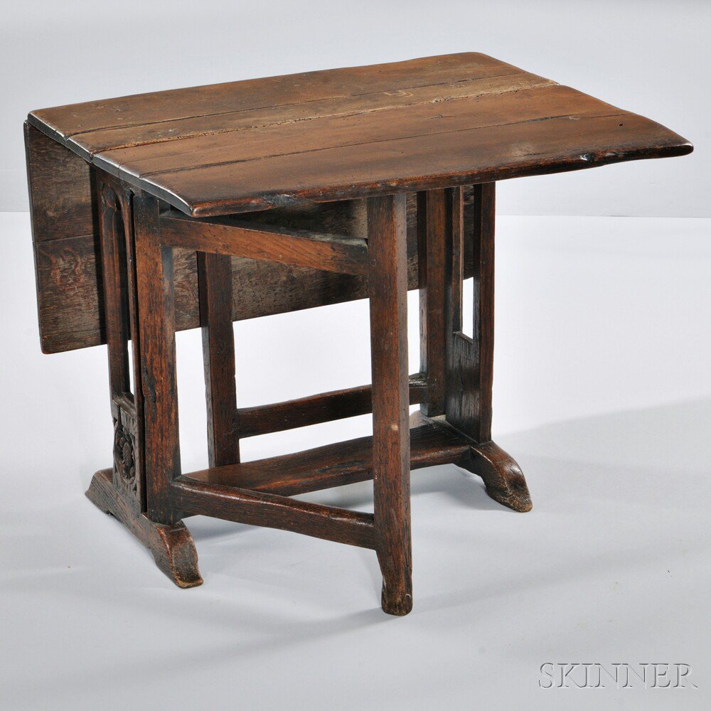 Appraisal: Charles I-style Oak Drop-leaf Table th th century rectangular top