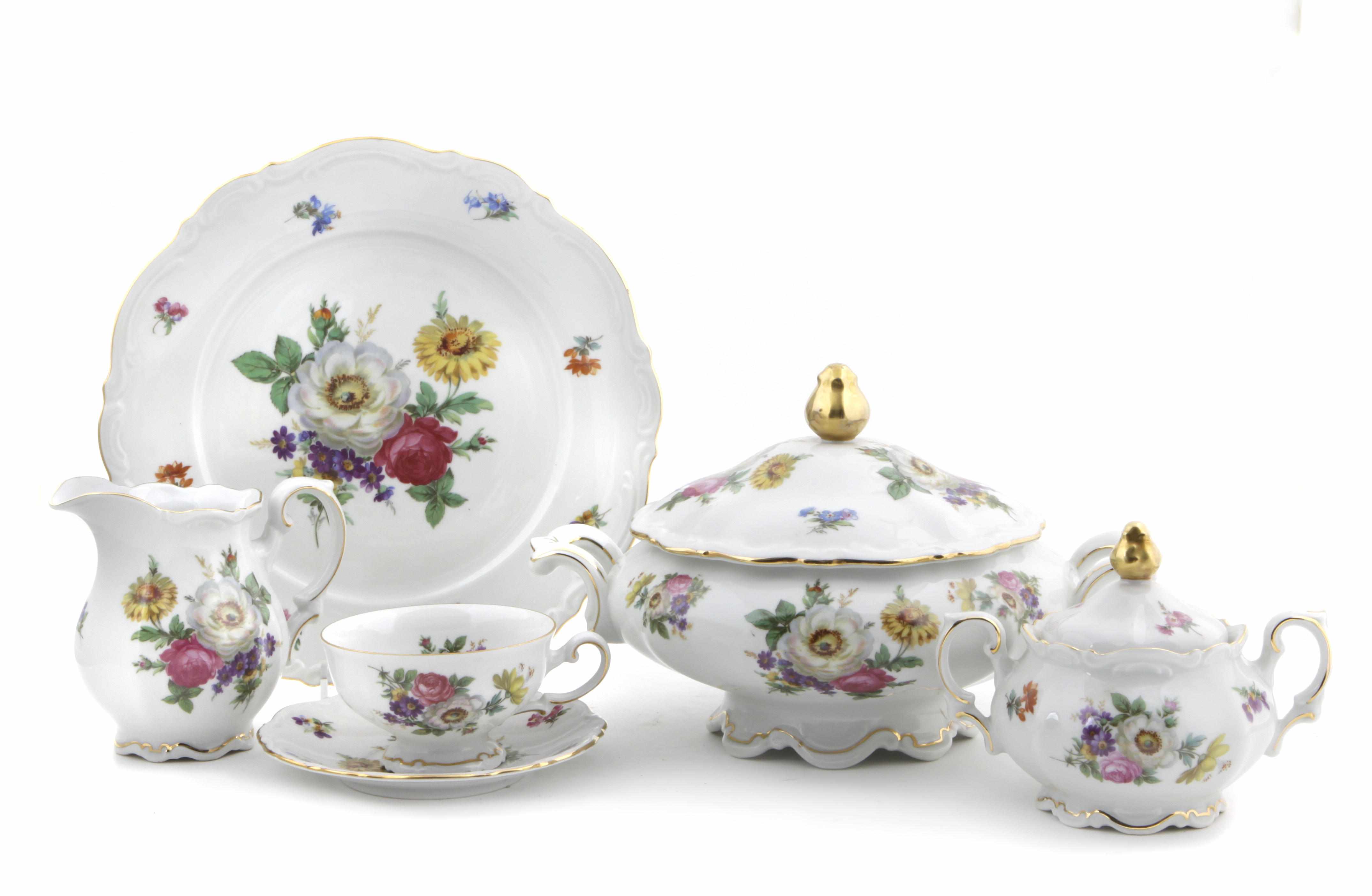 Appraisal: A Bavarian porcelain part dinner service in the 'Meissen Floral'