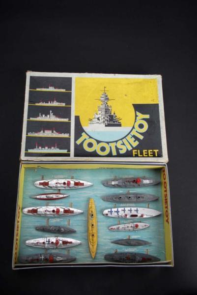 Appraisal: Tootsie Toy No Die-Cast Boat Set Description American Set includes