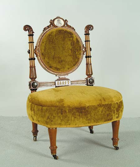 Appraisal: HUNSINGER STYLE VICTORIAN SIDE CHAIR Large gold upholstered seat with