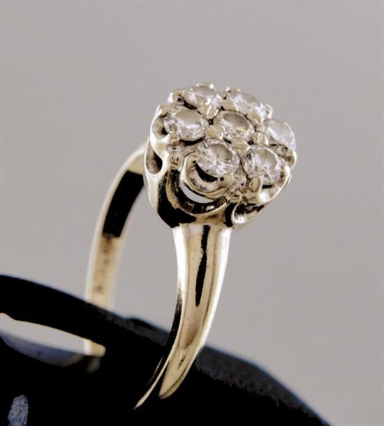 Appraisal: Diamond cluster ring seven brilliant-cut diamonds ctw color H-I clarity