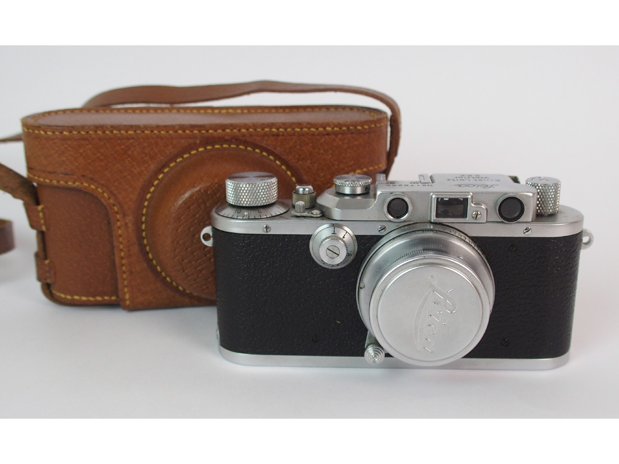 Appraisal: A Leica D R P camerain leather case serial no