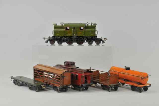 Appraisal: IVES WIDE GAUGE FREIGHT SET Includes green electric engine together