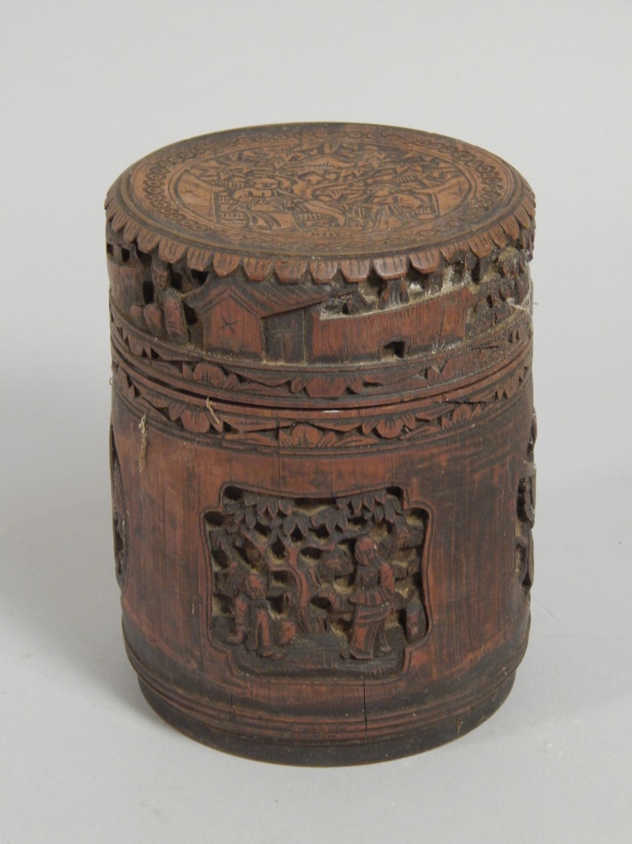 Appraisal: A Chinese carved bamboo box and cover decorated with figures