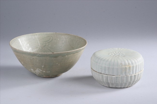 Appraisal: TWO PIECES CHINESE PORCELAIN Song Dynasty th century - Bowl