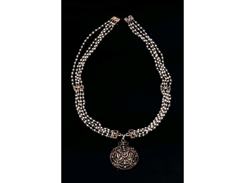 Appraisal: A BELLE EPOQUE SAUTOIR STYLE NECKLACE the chain formed from