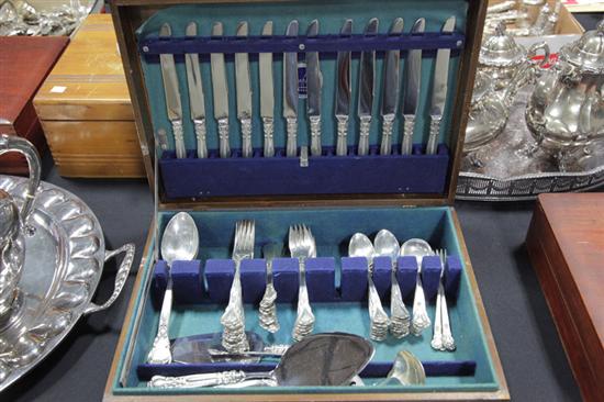 Appraisal: SET OF STERLING SILVER FLATWARE Gorham Chantilly pattern Twelve dinner