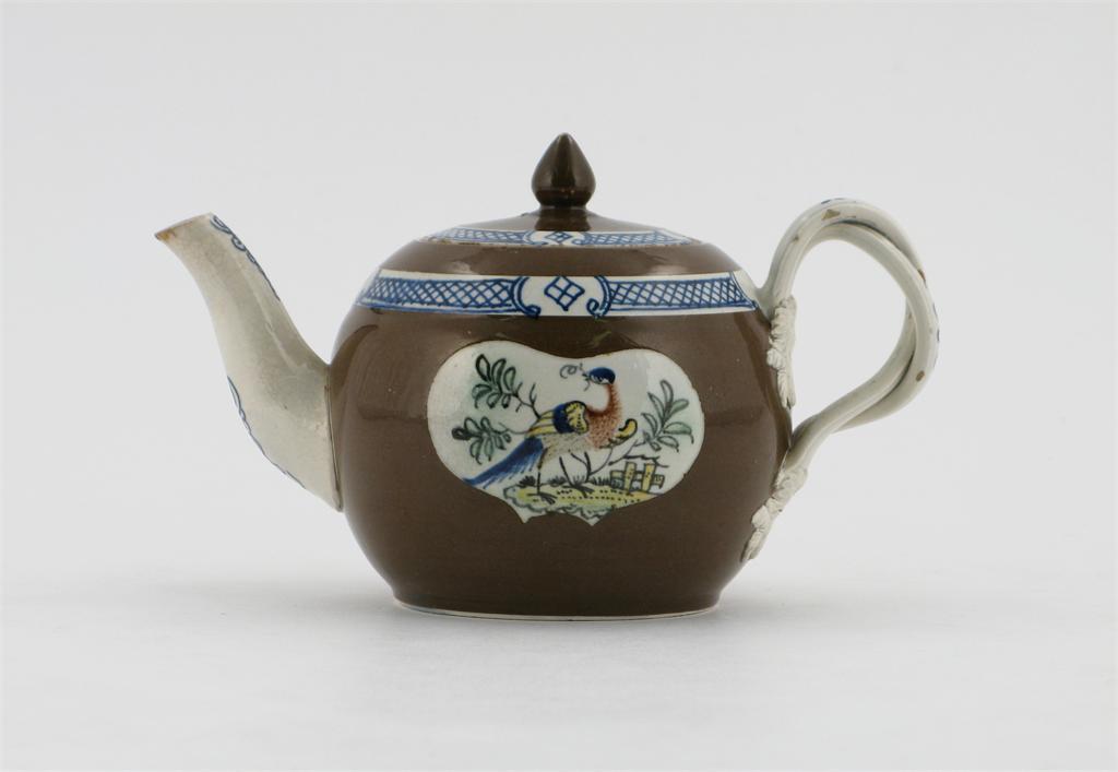 Appraisal: A Batavian pearlware teapot and cover