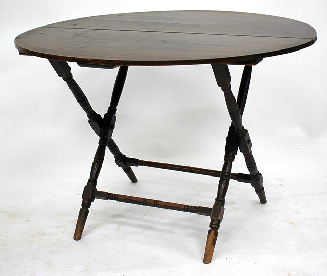 Appraisal: AN EARLY TH CENTURY MAHOGANY SIDE TABLE with galleried top