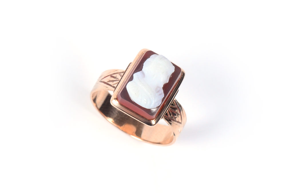 Appraisal: ROSE GOLD VICTORIAN CAMEO RING K rose gold ring centering