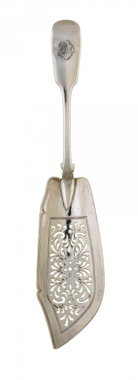 Appraisal: A VICTORIAN FISH SLICE Fiddle pattern engraved with armorials by