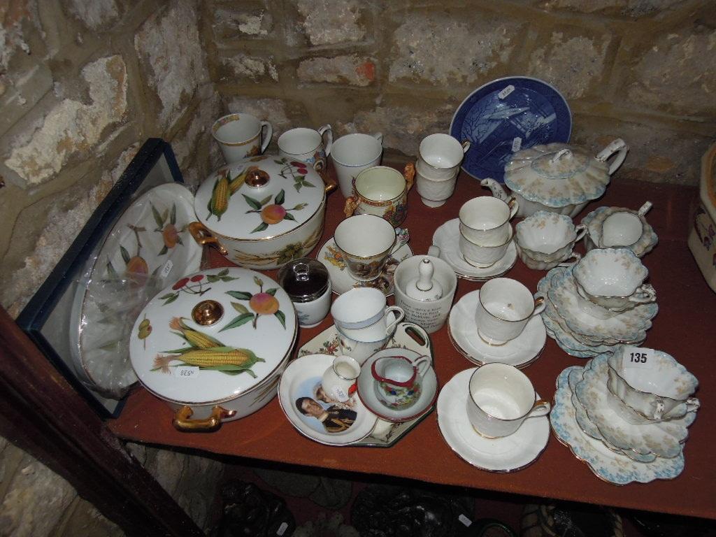 Appraisal: A quantity of ceramics including a collection of early th