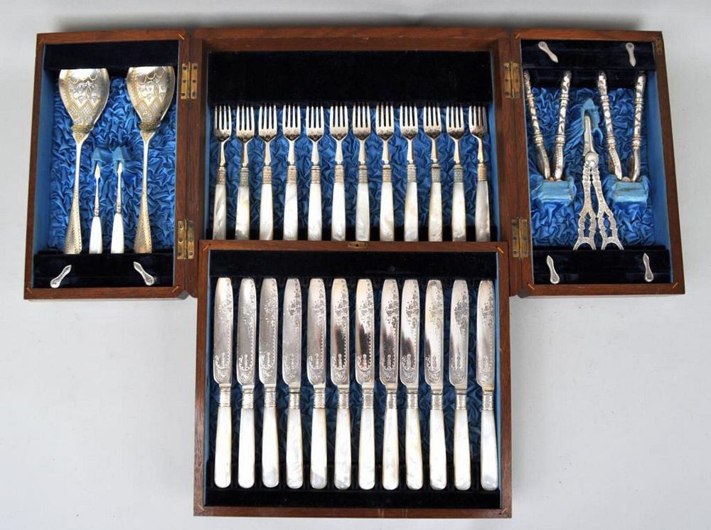 Appraisal: Fine Cased Sheffield MOP Serving Set For the box marked