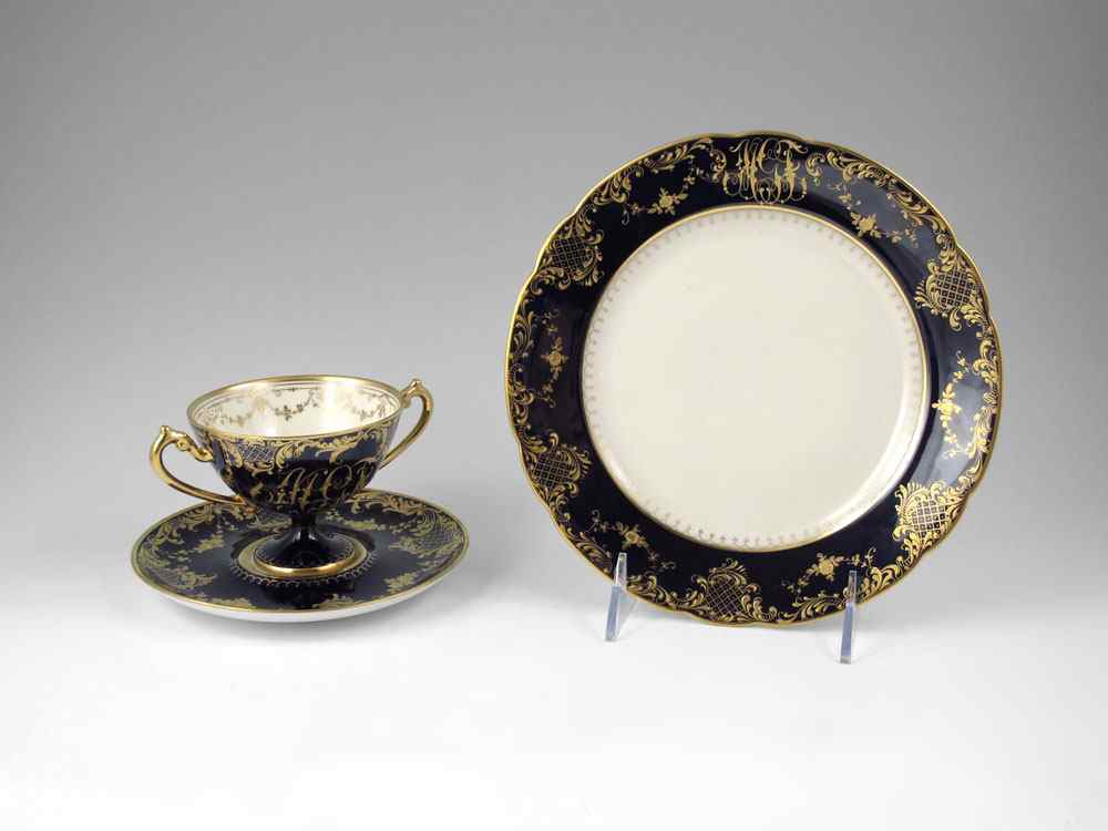 Appraisal: EARLY TH C DRESDEN GOLD DECORATED FINE CHINA bouillon cups