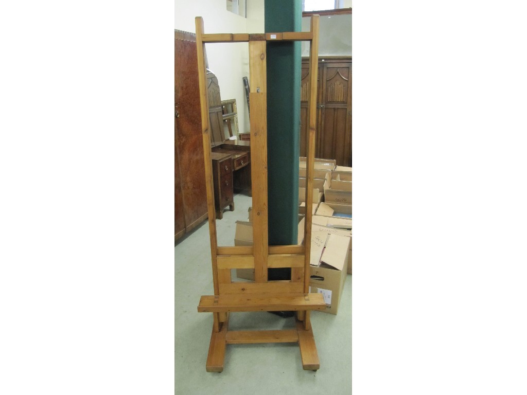 Appraisal: Pine picture easel