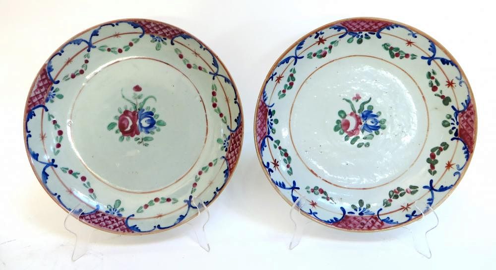 Appraisal: Pair Of Famille Rose Export Chargers Pair Of Famille Rose