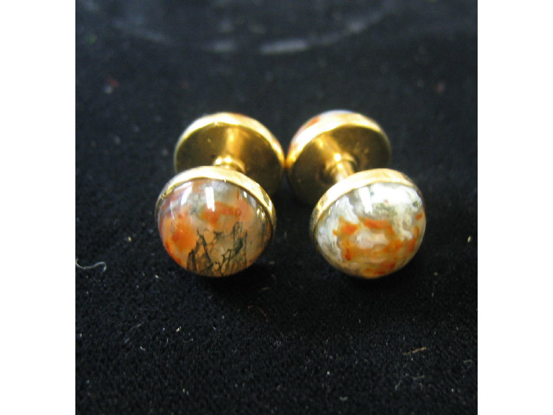 Appraisal: AGATE AND GOLD CUFFLINKS k yellow gold double sided round