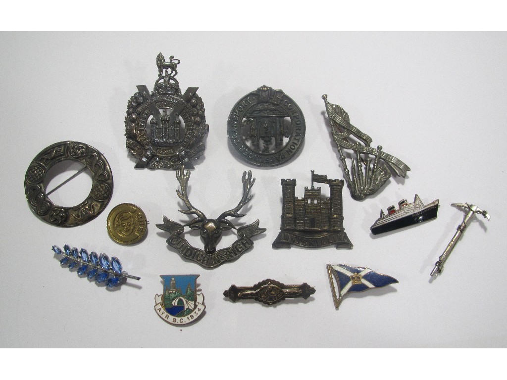 Appraisal: Lot of Scottish brooches to include knotwork annular brooch clan